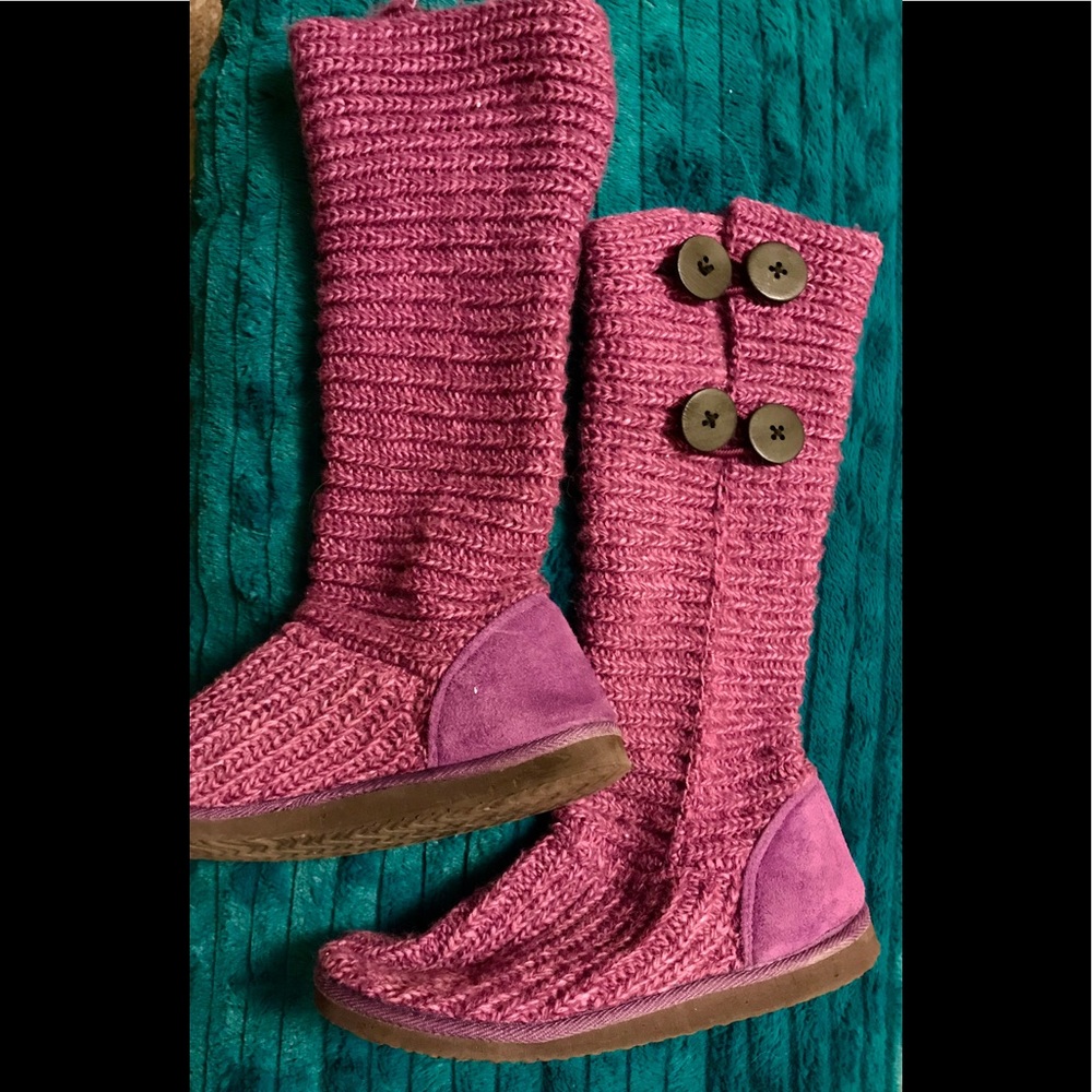 Purple knit button boots